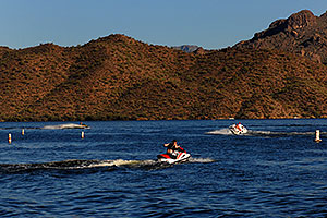 Boats and Jetskis at Saguaro Lake