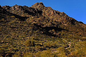 Hikers at the bottom of Squaw Peak Mountain in Phoenix