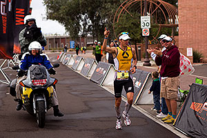 08:06:21 - #9 Timo Bracht [1st,GER,08:07:16] finishing first - Ironman Arizona 2010