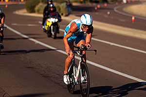 02:26:18 - #41 Lewis Elliot [USA] (eventually 17th in 08:38:13) at start of Lap 2 - Ironman Arizona 2011