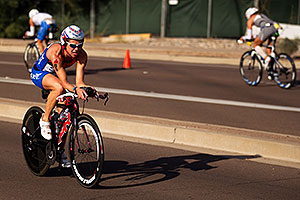 02:43:31 - #86 Charisa Wernick [USA] (eventually 61st in 09:22:37) at start of Lap 2 - Ironman Arizona 2011
