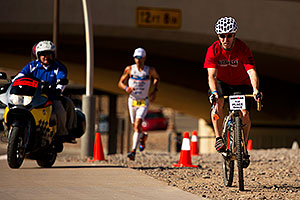 05:50:47 - #23 Eneko Llanos [SPA] (leader, eventual winner in 07:59:38) in  Lap 1 - Ironman Arizona 2011