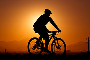10:14:37 #27 [53rd, 6 laps, 10:41:40] mountain biking at sunset at 12 Hours of Papago 2012 â€¦