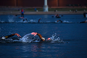 00:02:47 - #8 Fraser Cartmell [USA, 40th] swimming at Ironman Arizona 2012