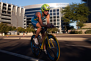 01:06:38 #88 Olesya Prystayko [15th,UKR,10:11:09] cycling at Ironman Arizona 2014