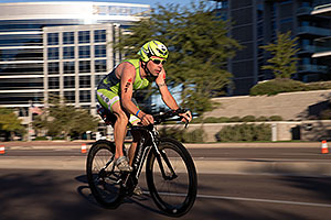 01:12:43 #21 Vincent Depuiset [28th,FRA,09:57:36] cycling at Ironman Arizona 2014
