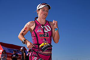 06:34:05 #79 Danielle Kehoe [DNF,USA,01:00:37 swim, 05:26:43 bike] running at Ironman Arizona 2014