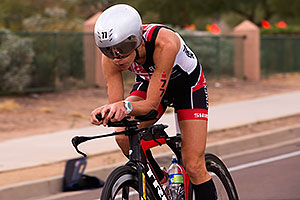 02:52:56 #77 Lisa Roberts [DNF,USA,01:02:48] cycling at Ironman Arizona 2015
