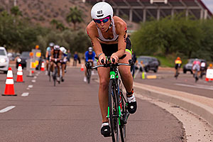 04:38:55 #102 Caroline Martineau [12th,CAN,09:37:18] cycling at Ironman Arizona 2015