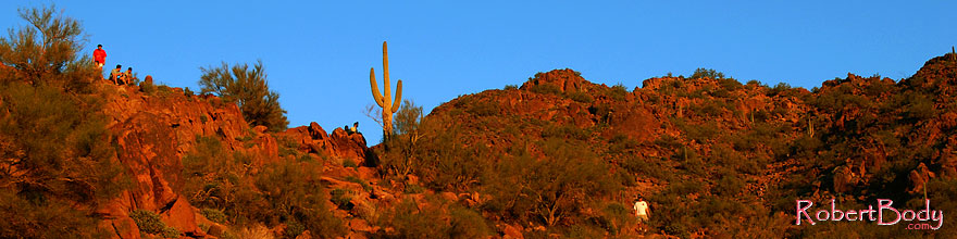 /images/500/2008-03-09-camelback-4010sp.jpg - #04890: Hikers at Camelback Mountain in Phoenix … March 2008 -- Camelback Mountain, Phoenix, Arizona