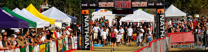 /images/500/2009-09-27-nathan-tri-fin-114326sp.jpg - #07484: 01:57:26 - Runner finishing in 01:57:10 at Nathan Triathlon … September 2009 -- Tempe Town Lake, Tempe, Arizona