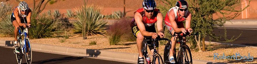 /images/500/2009-10-25-soma-bike-118436sp.jpg - #07640: 01:13:38 #510 leading #444 in cycling at Soma Triathlon … October 25, 2009 -- Rio Salado Parkway, Tempe, Arizona