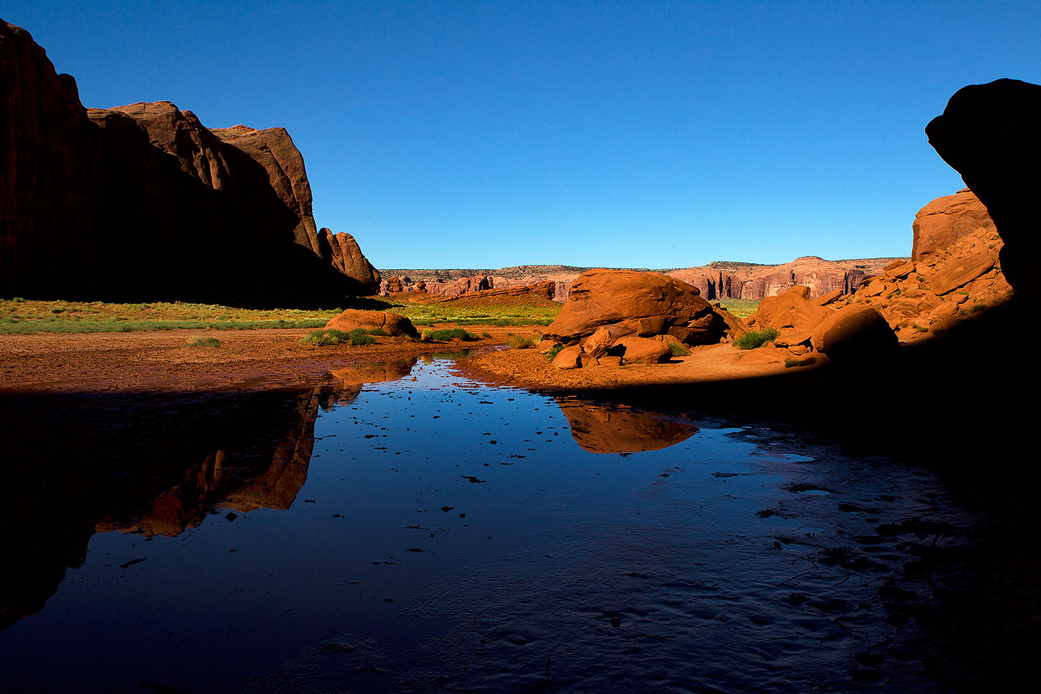 2010-09-03-monvalley-reflection-29698