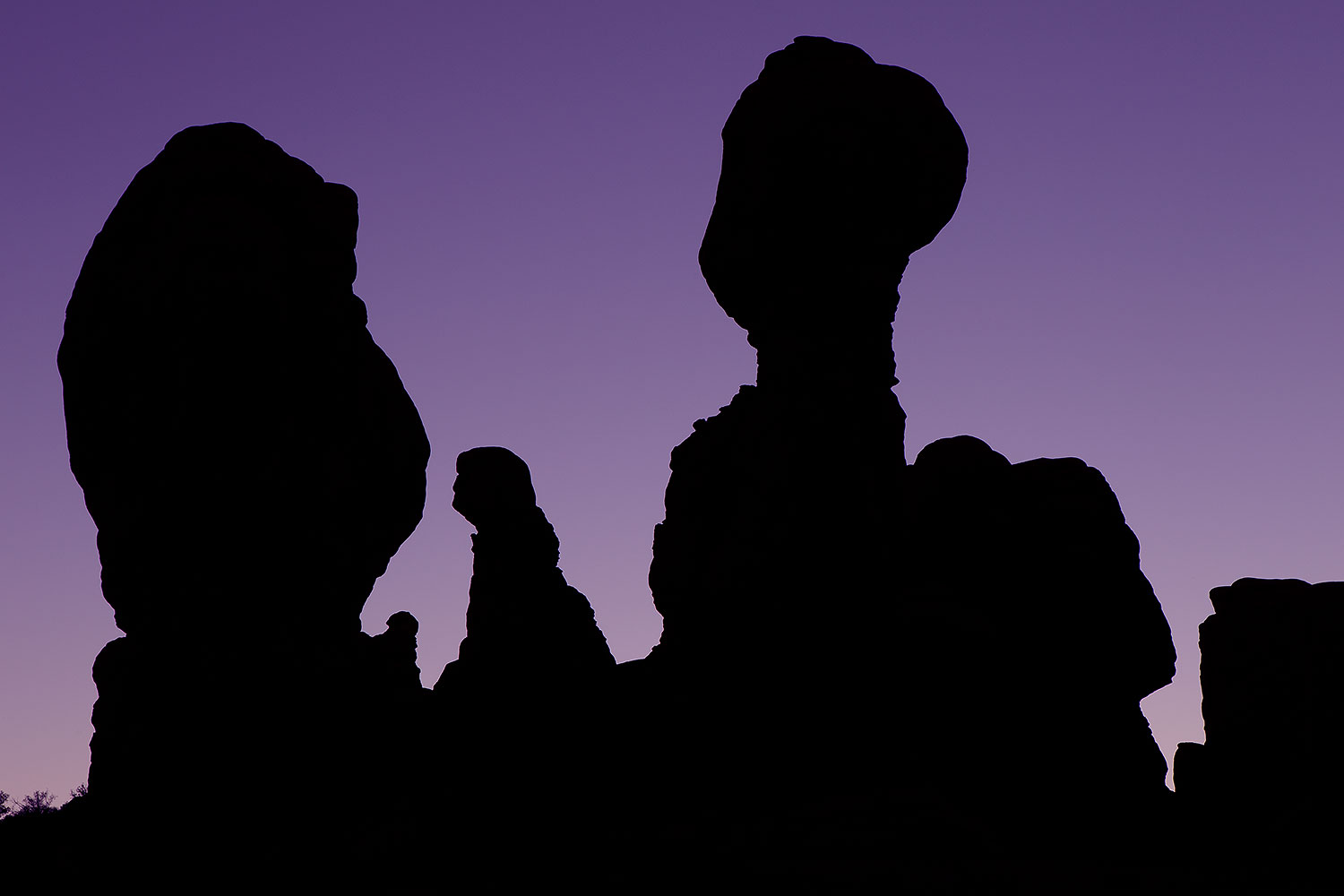 2010-09-18-arches-balanced-34658