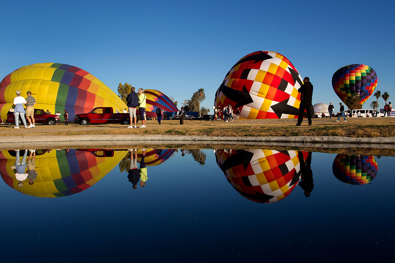 2012-01-19-havasu-balloons-refl-141172