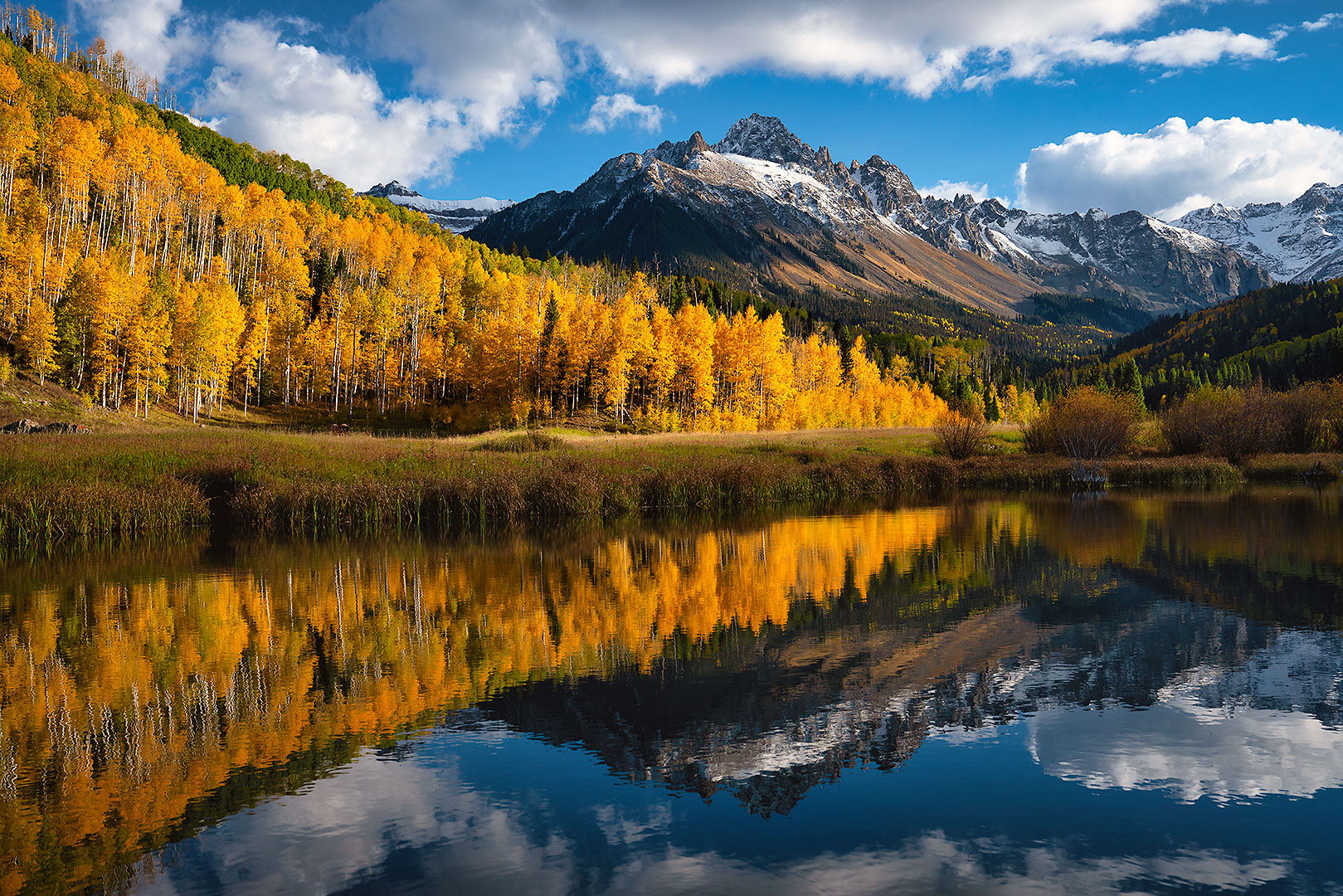 2022-10-06-sneffels-reflection-nohorse-a7r3_2394
